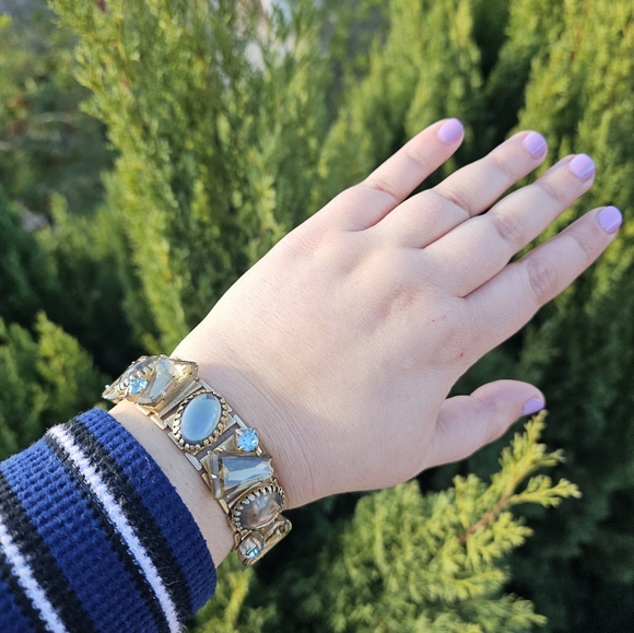 Vintage Gold Tone Statement Bracelet & Clip On Earrings Set | Rhinestones - Picture 5 of 8